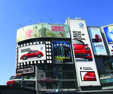 Dundas_Square