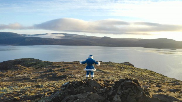 WestJet_IcelandBlueSanta (1)