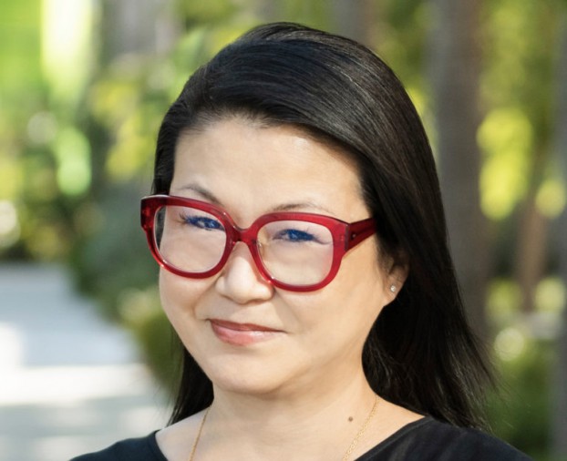 HELEN-PAK_SVP-YELLOW-SHOES_HEADSHOT-09_09_19-768x815