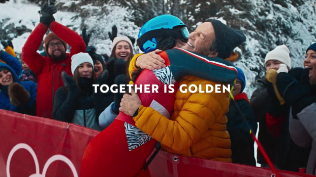 McCain brings fans together in Olympic participation play » Strategy