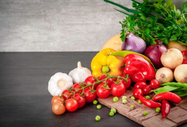 Canadian definitions of healthy eating are evolving, poll shows